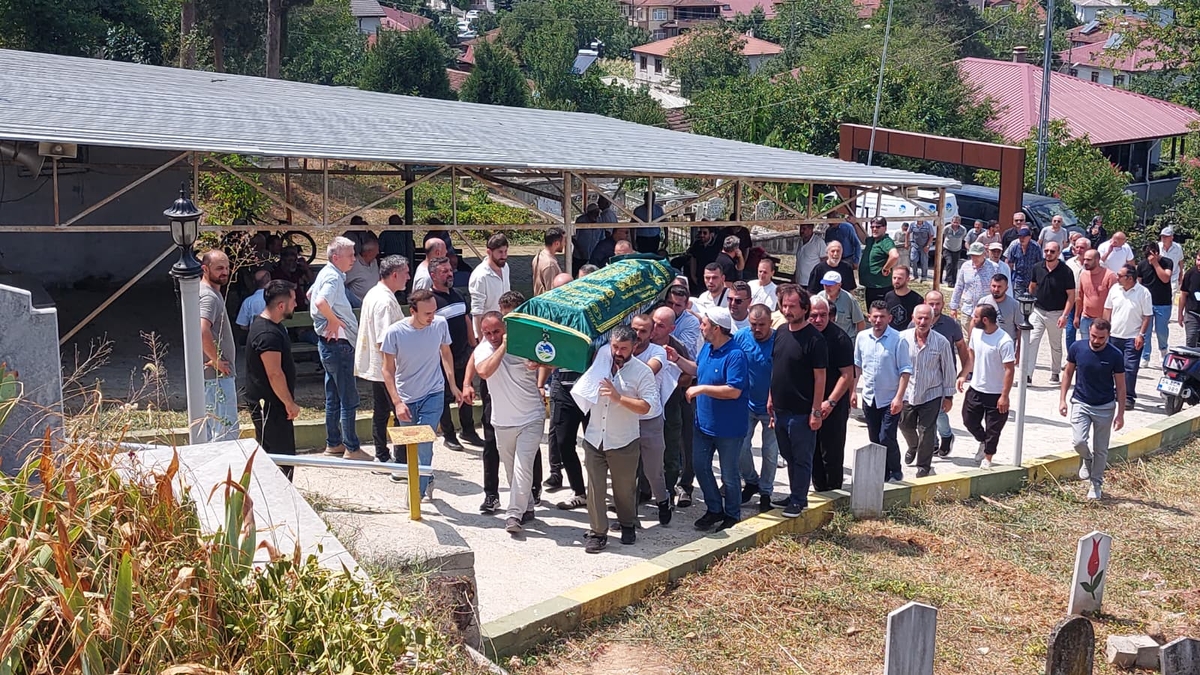 Asansör kazasında hayatını kaybeden Gençağa Koç toprağa verildi