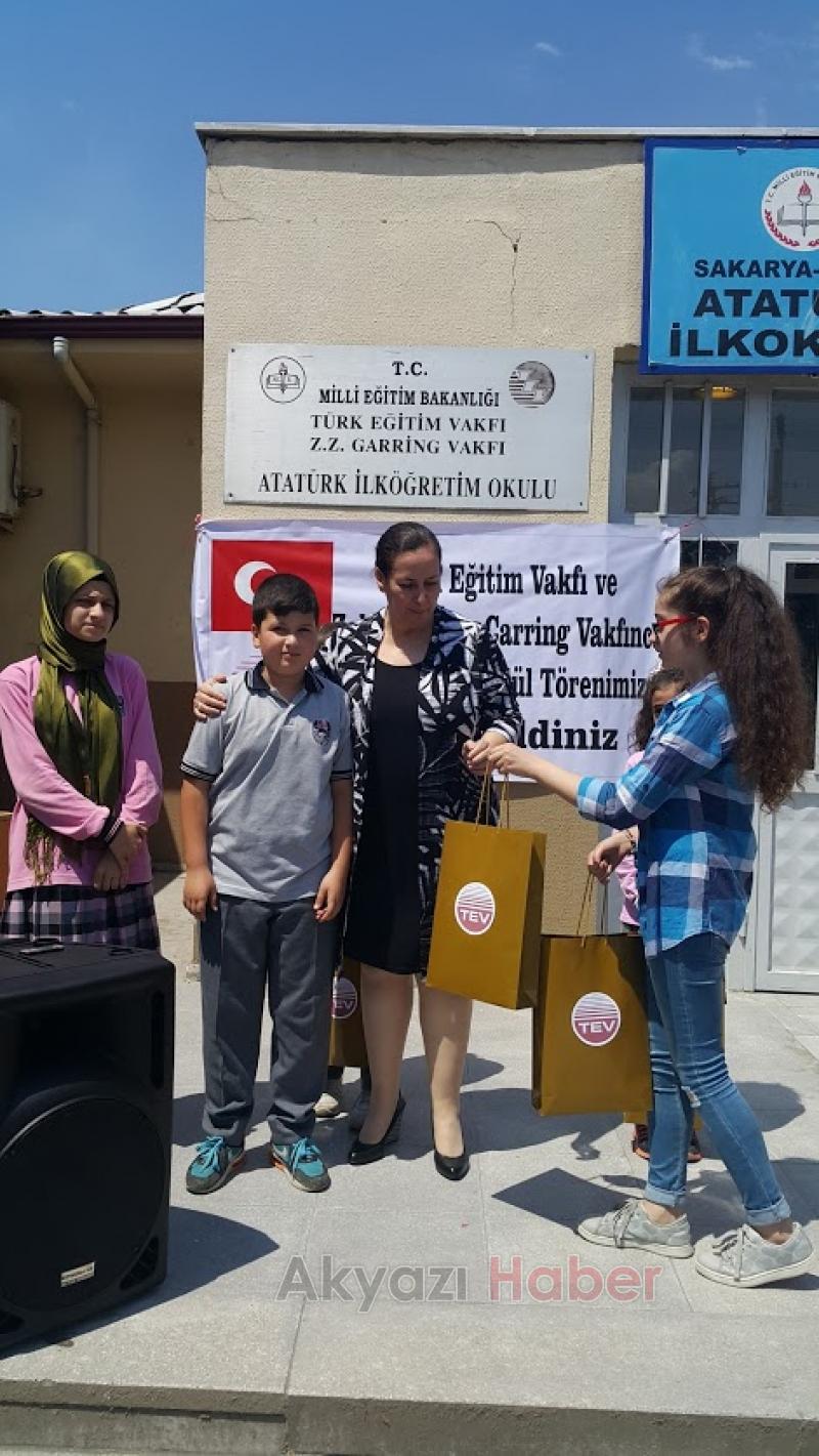 ATATÜRK ORTAOKULU KARNE DAĞITIMI TEVDEN GELEN MİSAFİRLERLE YAPILDI