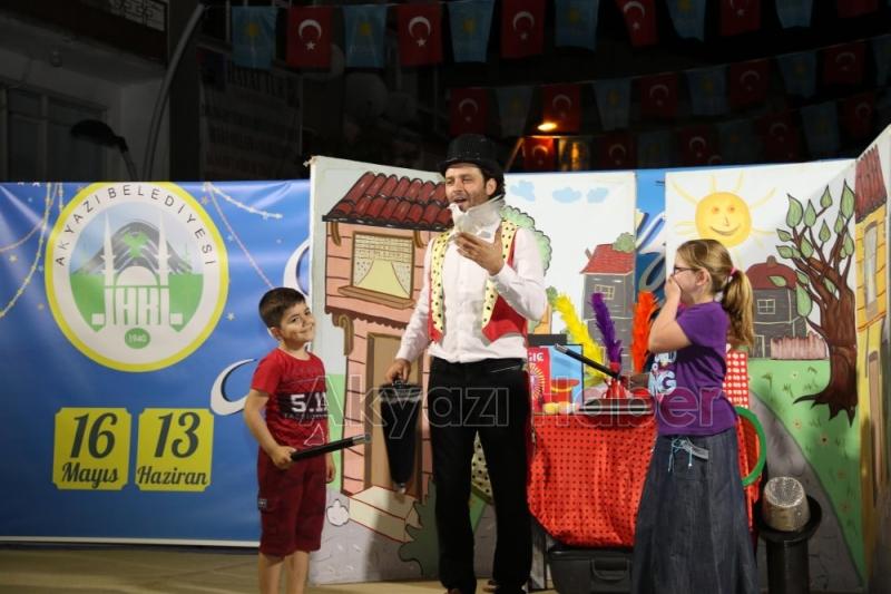 ATEŞ VE SİHİRBAZ GÖSTERİLERİ İLE ÇOCUKLAR DOYASIYA EĞLENDİ