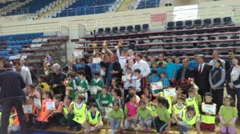 Atletizm Oyunları Şampiyonu Mehmet Akif Ersoy İlkokulu