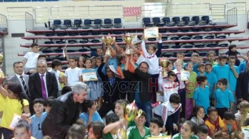 Atletizm Oyunları Şampiyonu Mehmet Akif Ersoy İlkokulu