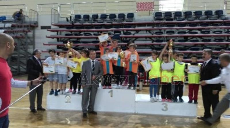 Atletizm Oyunları Şampiyonu Mehmet Akif Ersoy İlkokulu