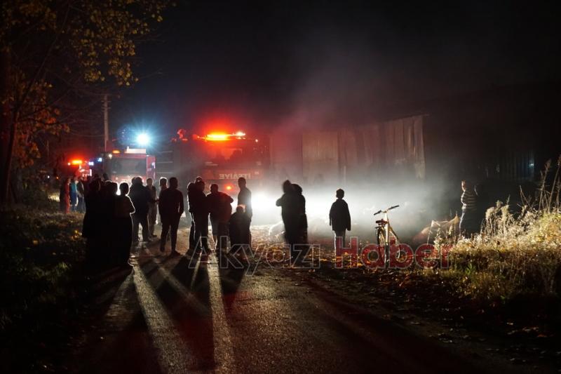  ATÖLYE VE SAMANLIK YANGINI KORKUTTU