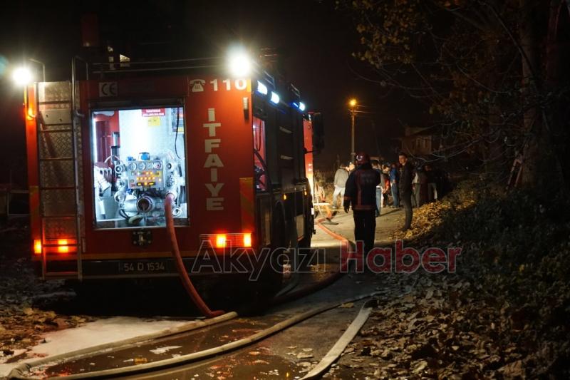  ATÖLYE VE SAMANLIK YANGINI KORKUTTU