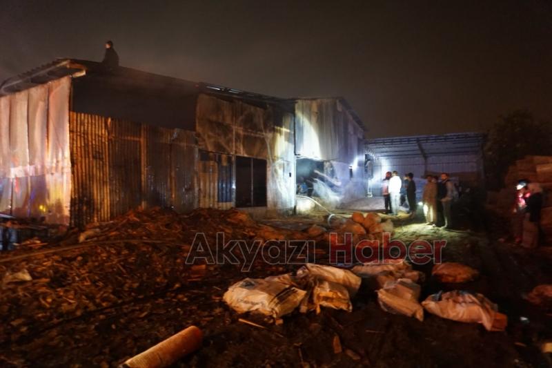  ATÖLYE VE SAMANLIK YANGINI KORKUTTU