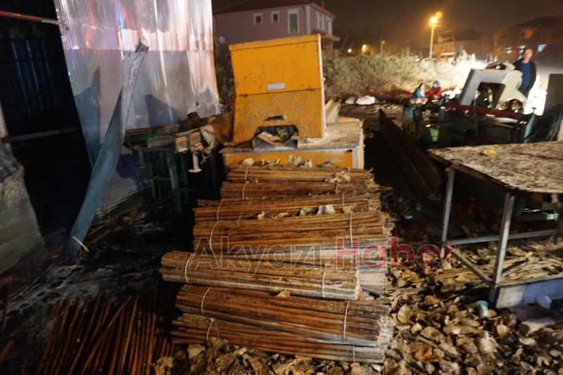  ATÖLYE VE SAMANLIK YANGINI KORKUTTU