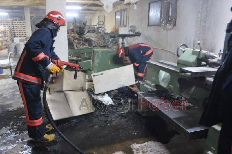 Atölyede Çıkan Yangın Büyümeden Söndürüldü