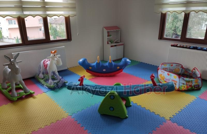 ATSO MİNİK KURAN KURSU TALEBELERİNİN YANINDA