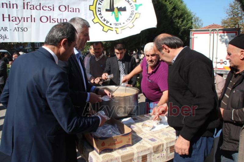 ATSO Vatandaşlara Aşure Dağıttı