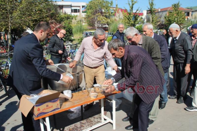 ATSO Vatandaşlara Aşure Dağıttı