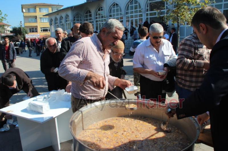 ATSO Vatandaşlara Aşure Dağıttı