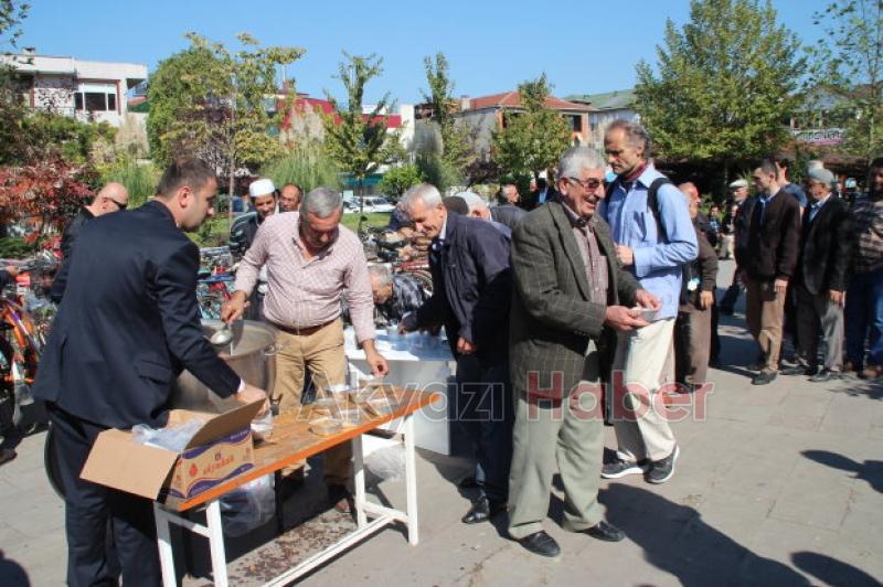 ATSO Vatandaşlara Aşure Dağıttı