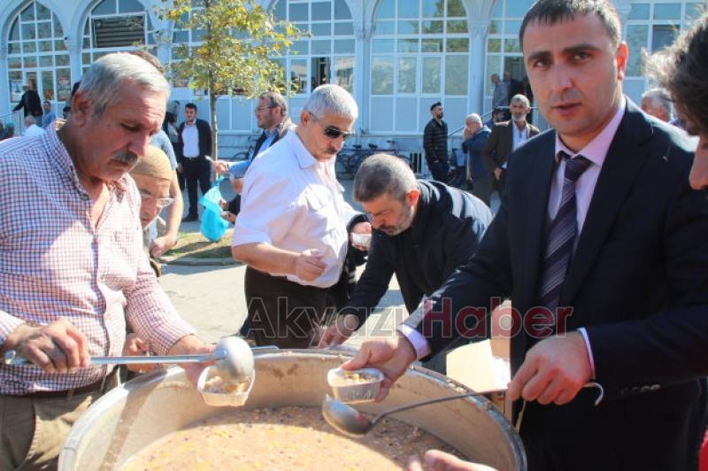 ATSO Vatandaşlara Aşure Dağıttı