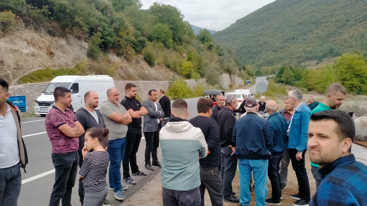 Avdallar'da vatandaş taş ocağına karşı ayakta