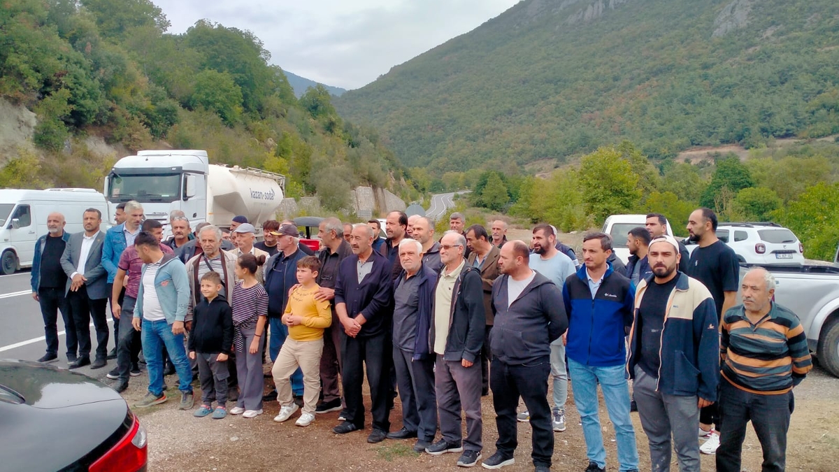 Avdallar'da vatandaş taş ocağına karşı ayakta