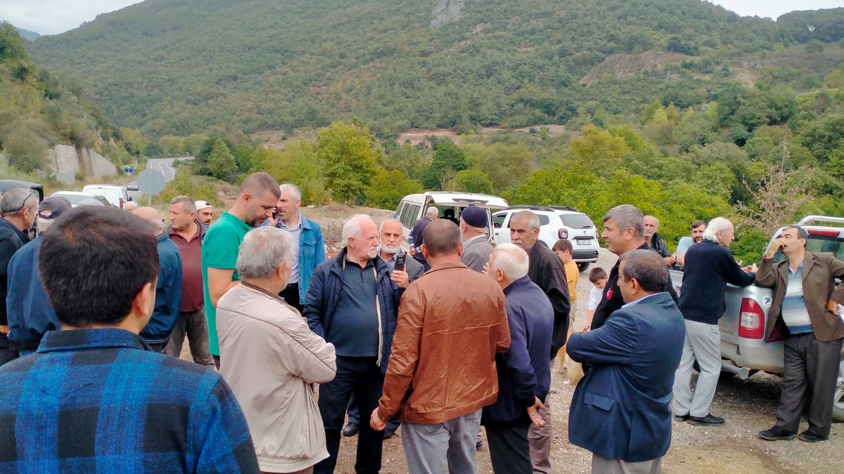 Avdallar'da vatandaş taş ocağına karşı ayakta