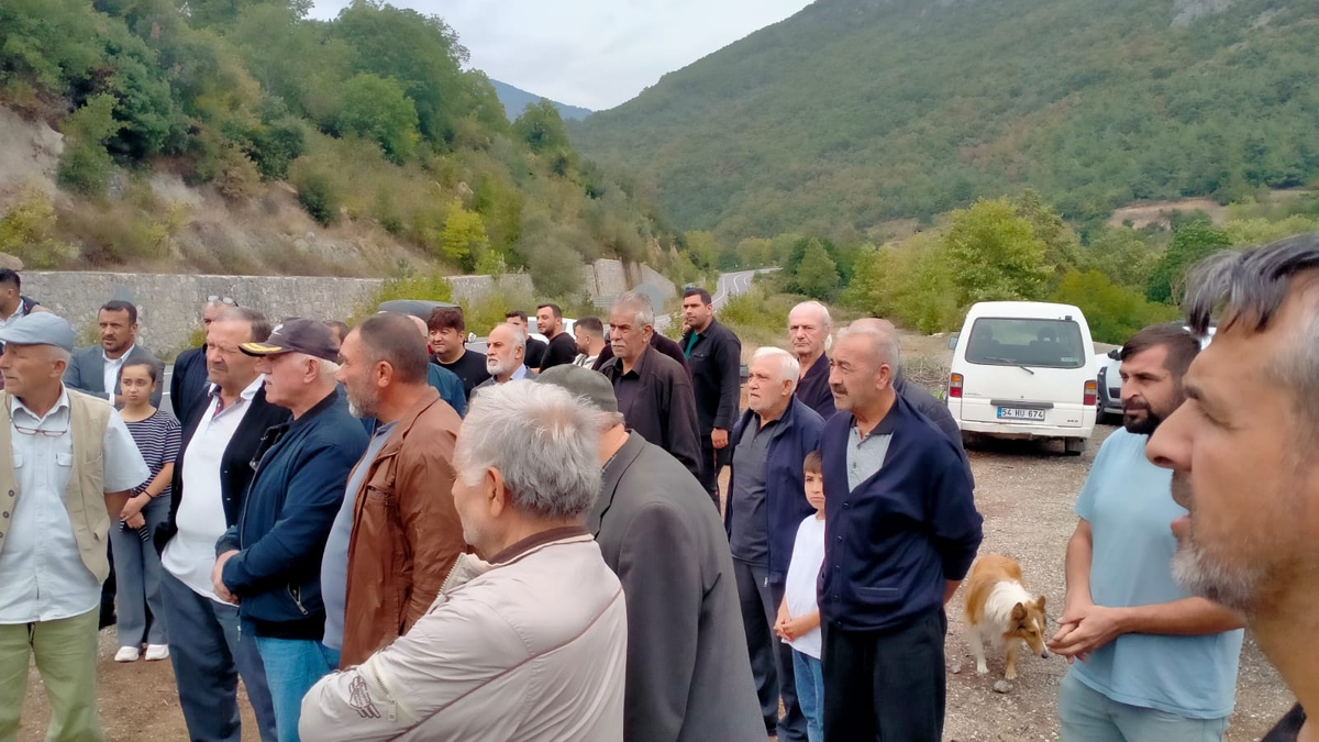 Avdallar'da vatandaş taş ocağına karşı ayakta