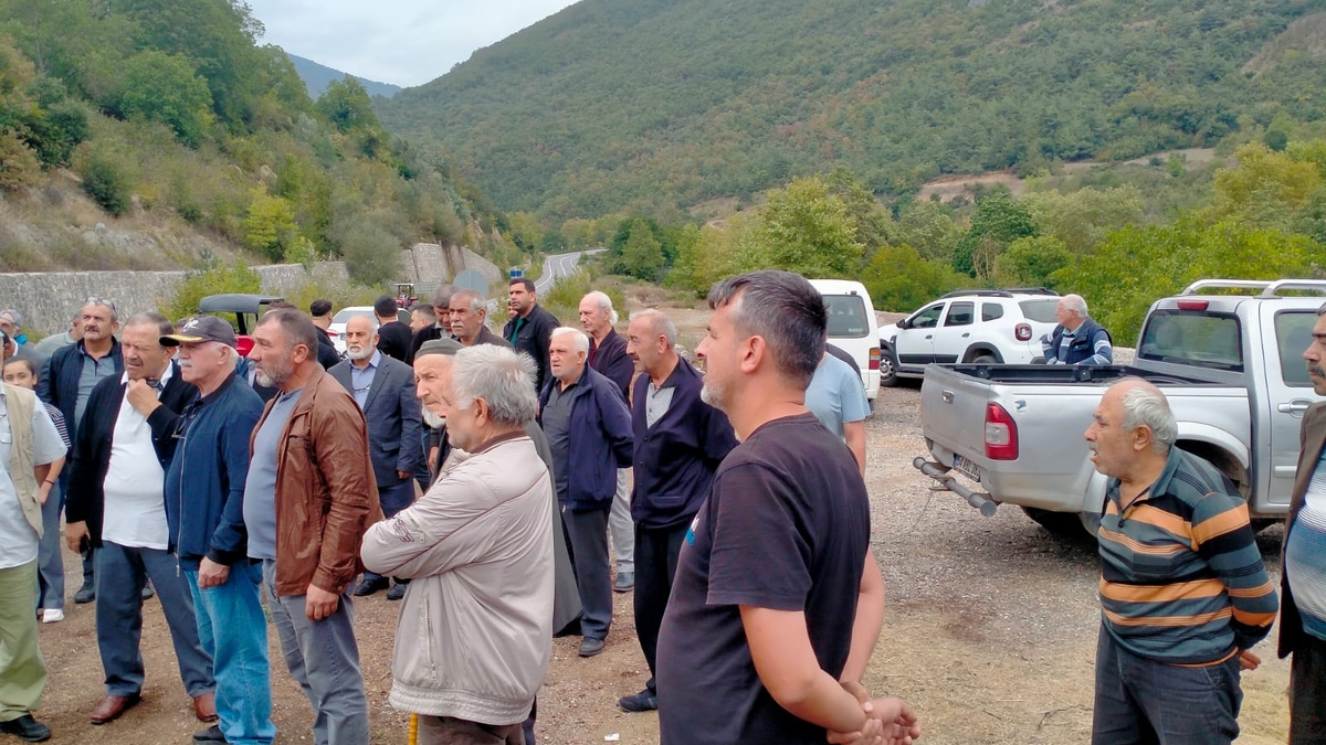 Avdallar'da vatandaş taş ocağına karşı ayakta