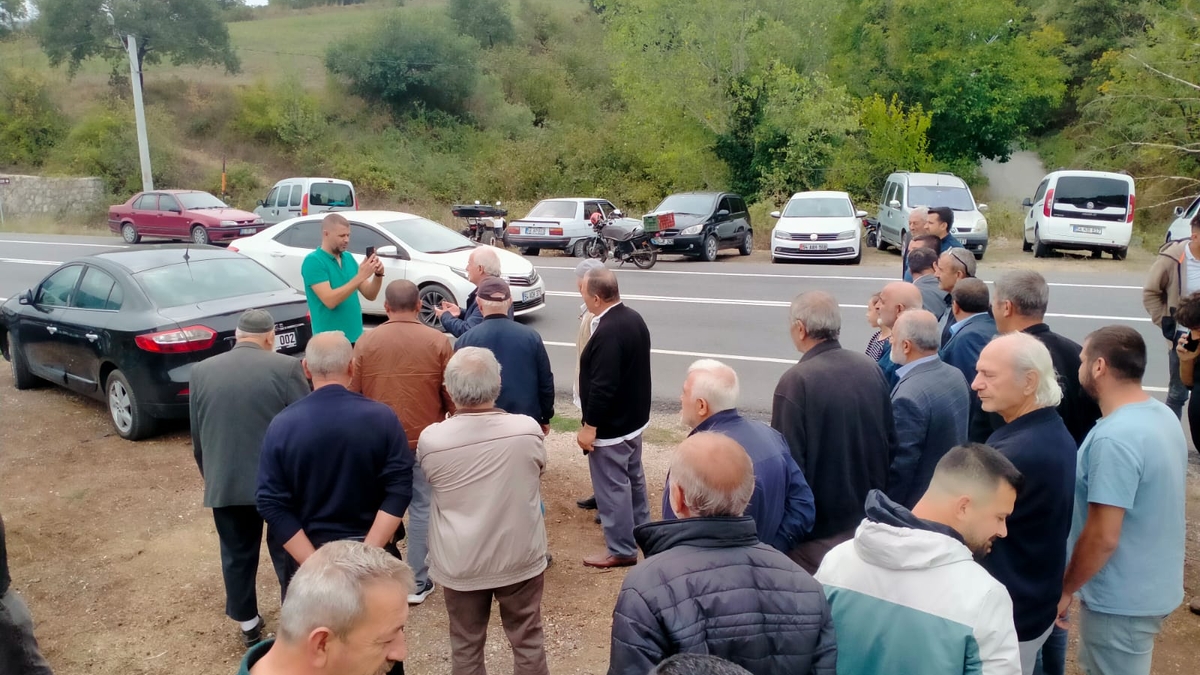 Avdallar'da vatandaş taş ocağına karşı ayakta
