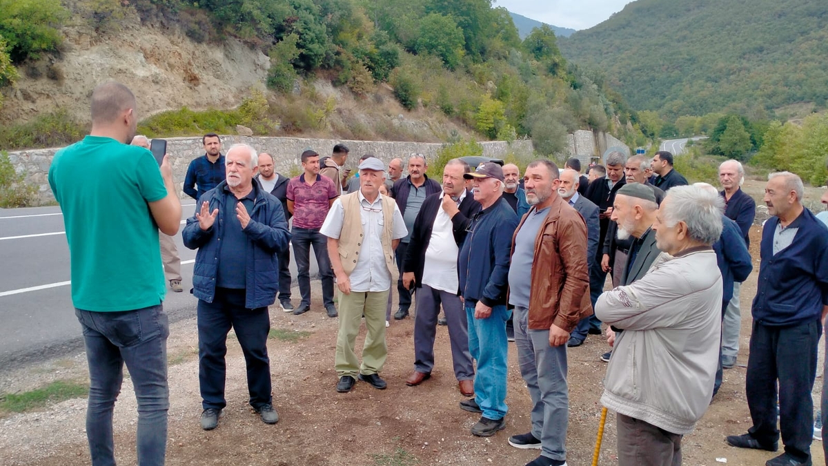 Avdallar'da vatandaş taş ocağına karşı ayakta