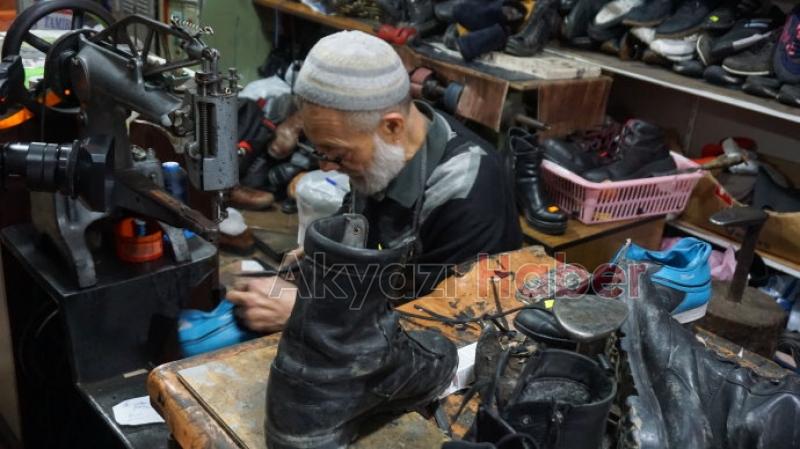 Ayakkabıcı Müdür Yarım asırdır ayakkabı yapıyor
