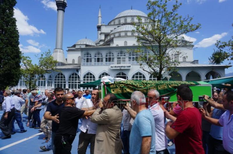 Aydemir Akbaş Defnedildi