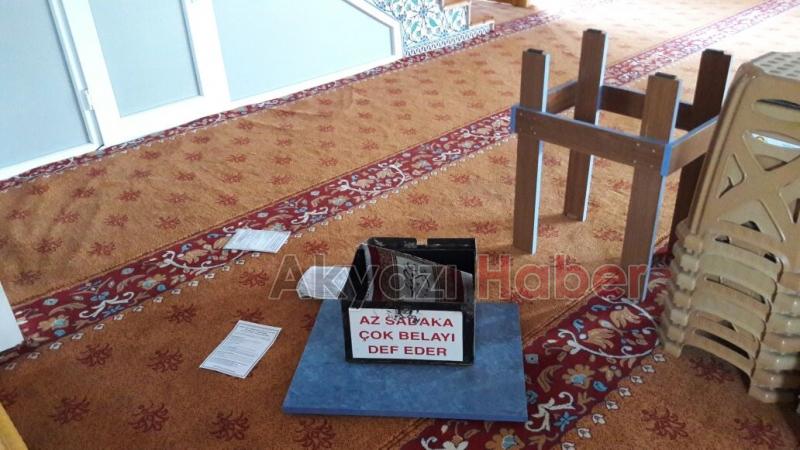 Aynı Hırsız Aynı Camide Yine İş Başında