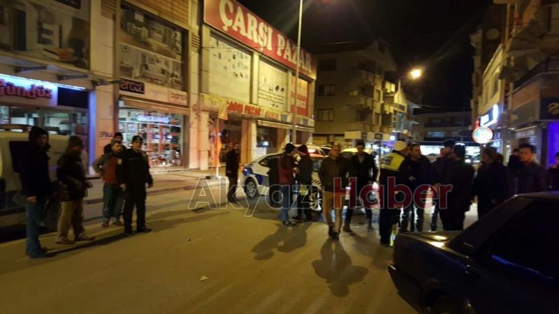 Aynı Yönde Giden 2 Araç Park Halindeki Araca Çarptı