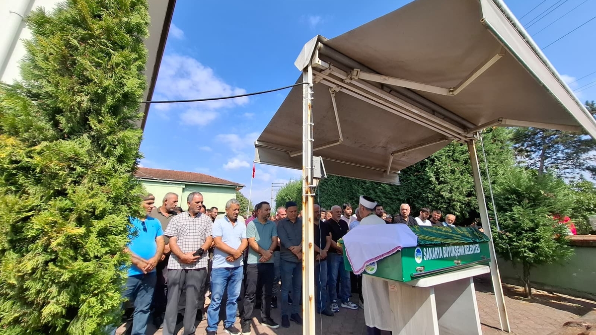 Ayşe Demiralay Yazıcı Defnedildi