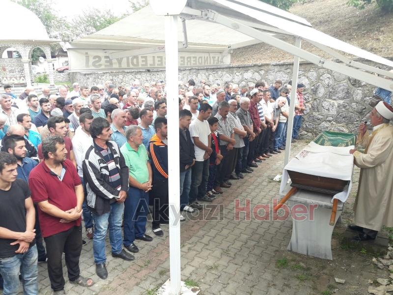 Ayşe Geldi Dualarla Defnedildi