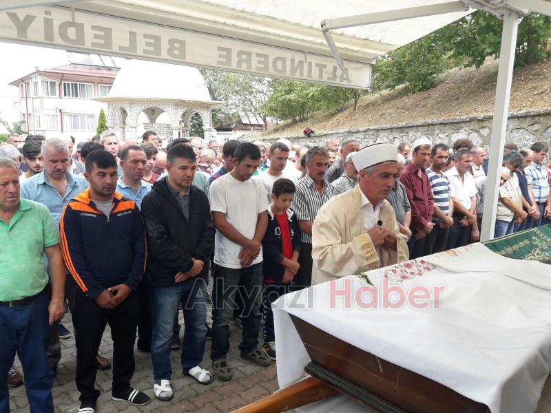 Ayşe Geldi Dualarla Defnedildi
