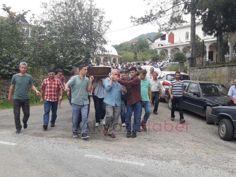 Ayşe Geldi Dualarla Defnedildi