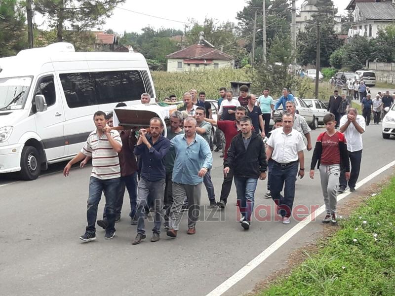 Ayşe Geldi Dualarla Defnedildi