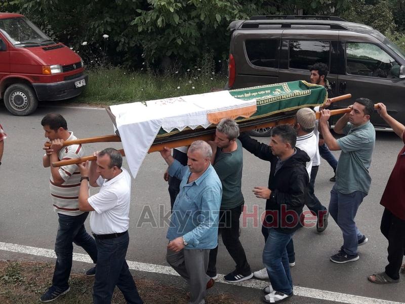 Ayşe Geldi Dualarla Defnedildi