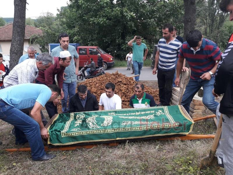 Ayşe Geldi Dualarla Defnedildi