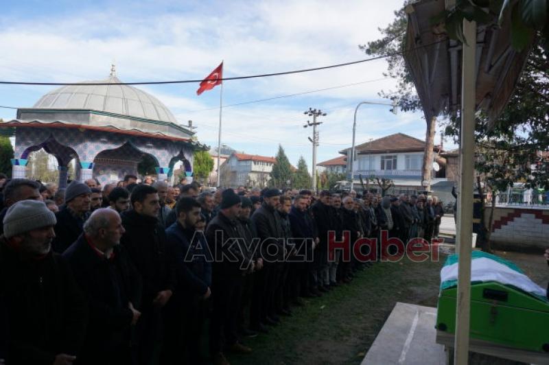 Ayşe Şenol Dualarla Defndildi