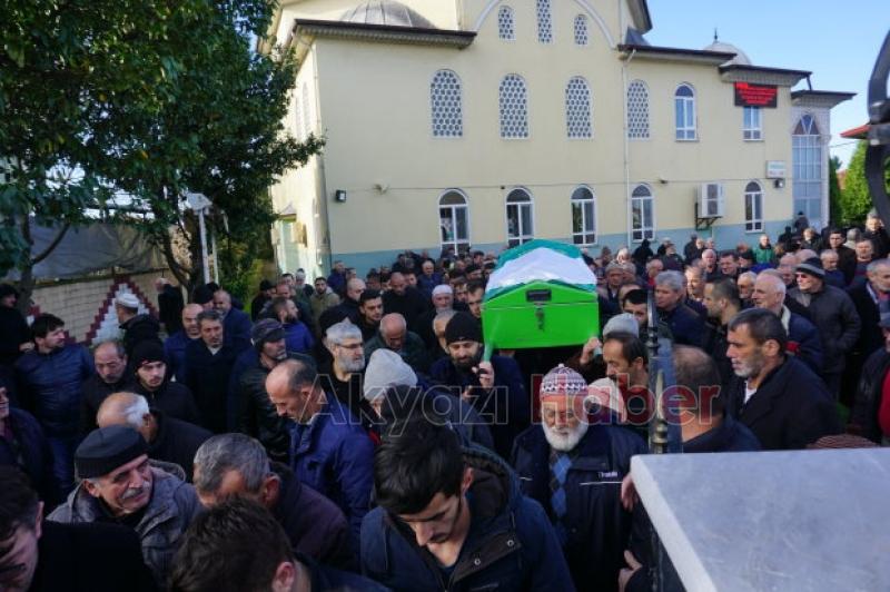 Ayşe Şenol Dualarla Defndildi