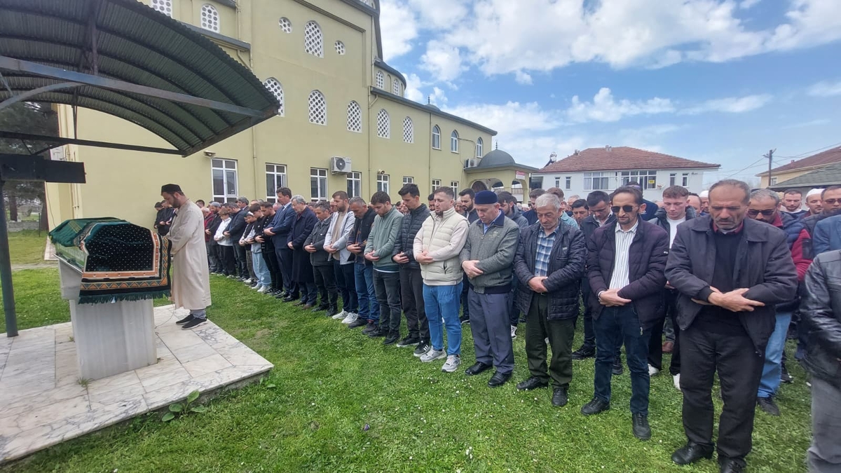 Ayşe Yazıcı Defnedildi