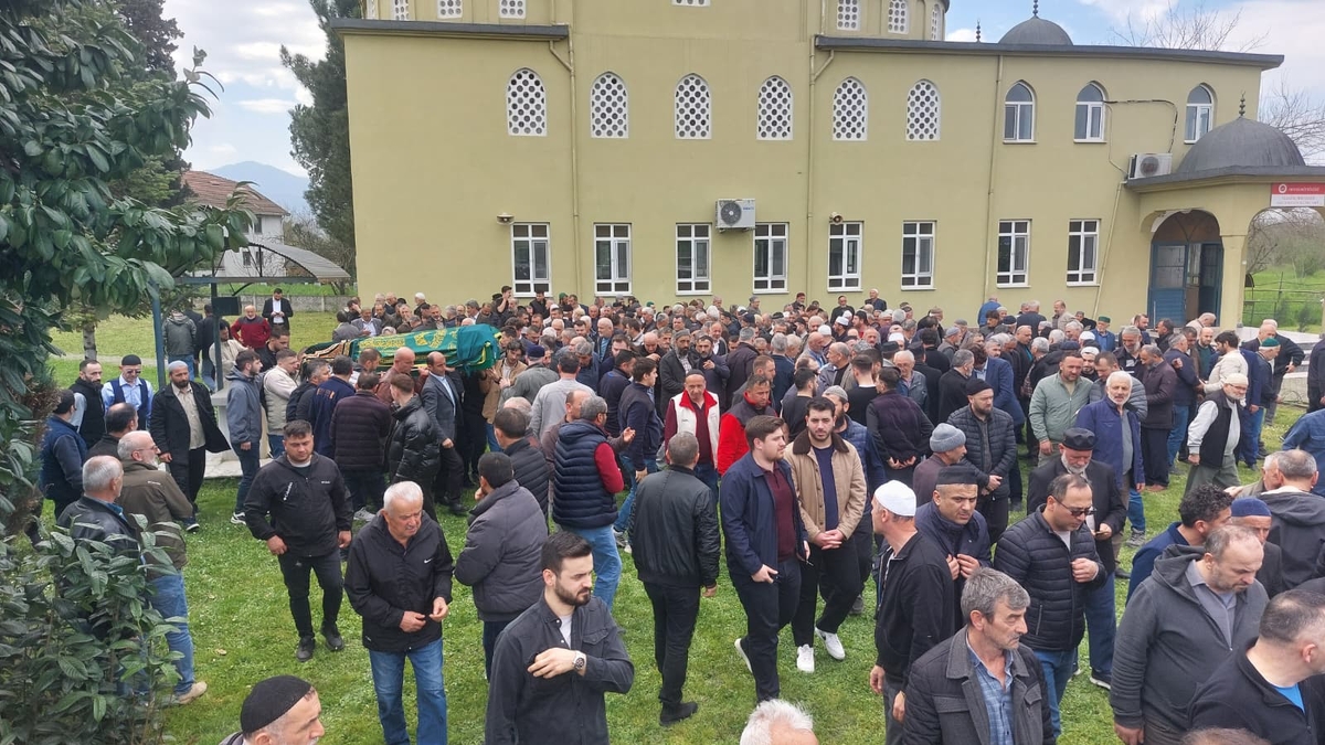 Ayşe Yazıcı Defnedildi