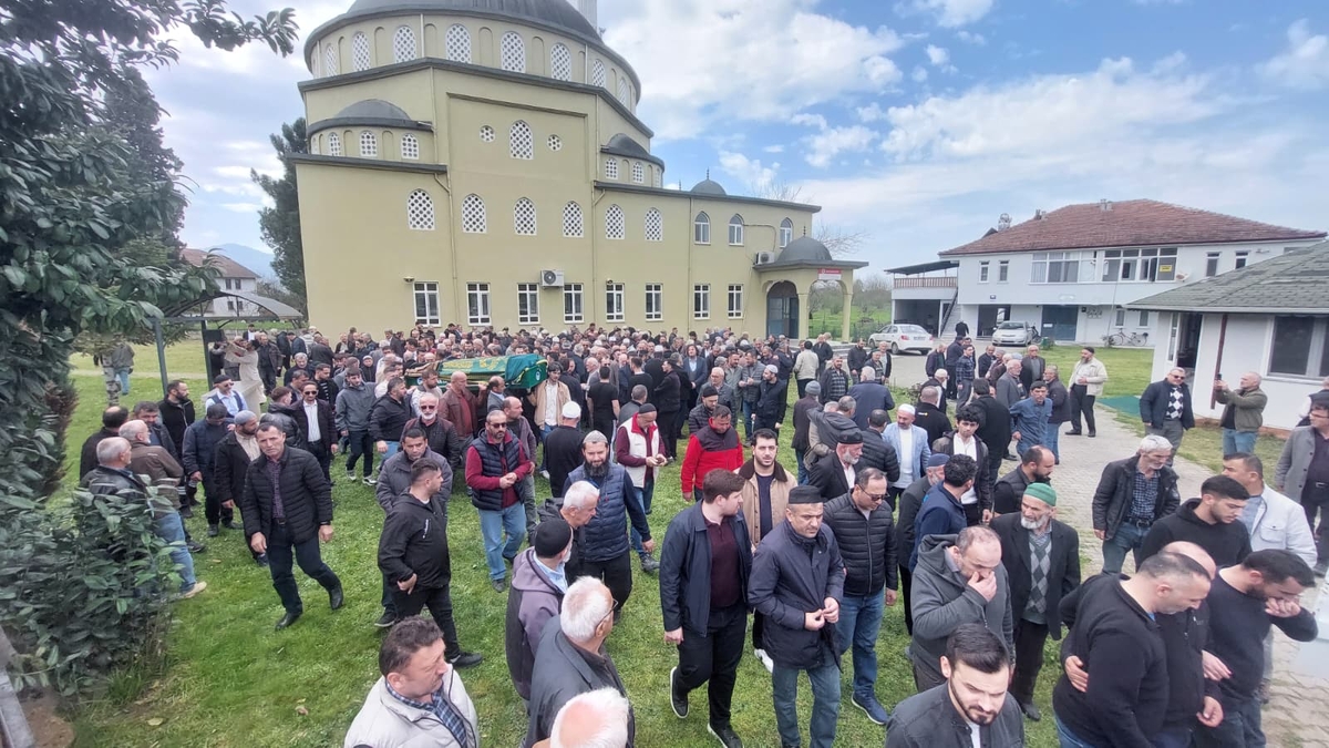 Ayşe Yazıcı Defnedildi