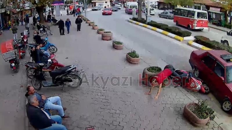 Az Kalsın Kafasını Beton Saksıya Çarpıyordu