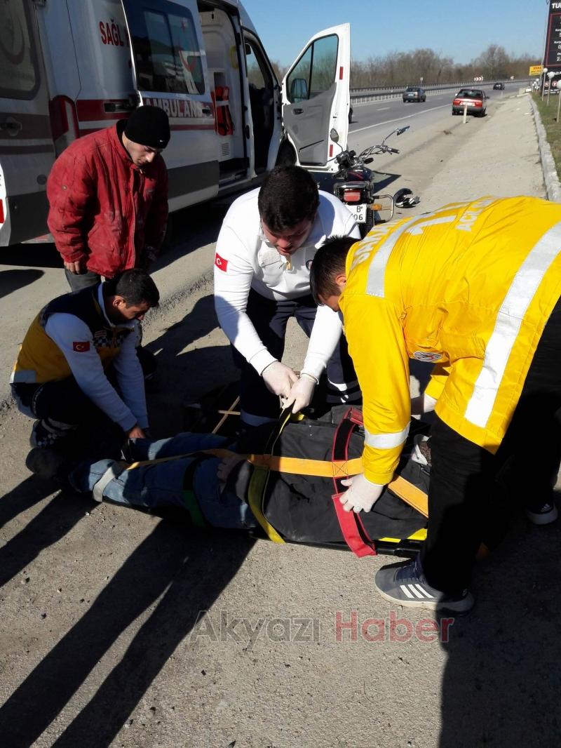 Baba Oğul Motosikletten Düşerek Yaralandılar