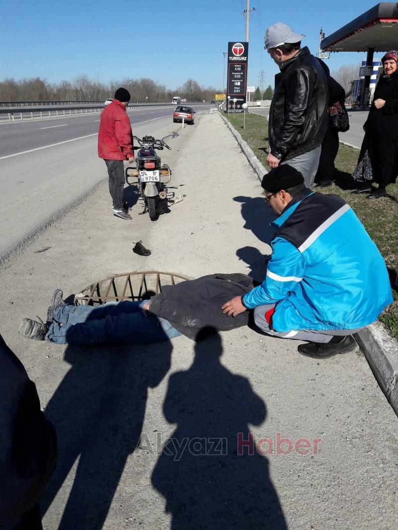 Baba Oğul Motosikletten Düşerek Yaralandılar