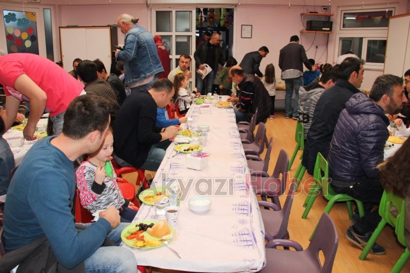 Babalar Çocuklarıyla Kahvaltıda Bir Araya Geldi