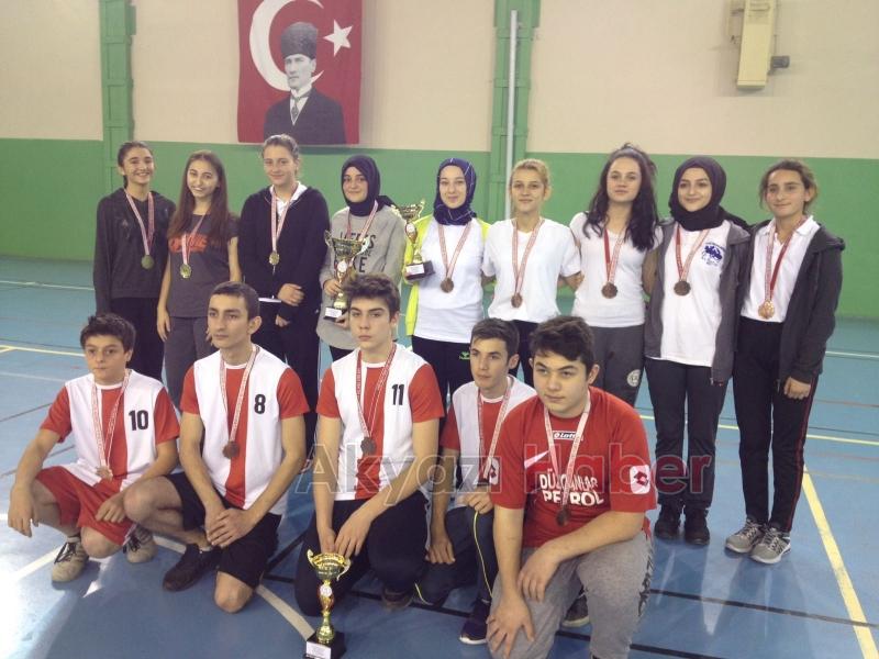 Badminton Turnuvasında Akyazı Rüzgarı Esti