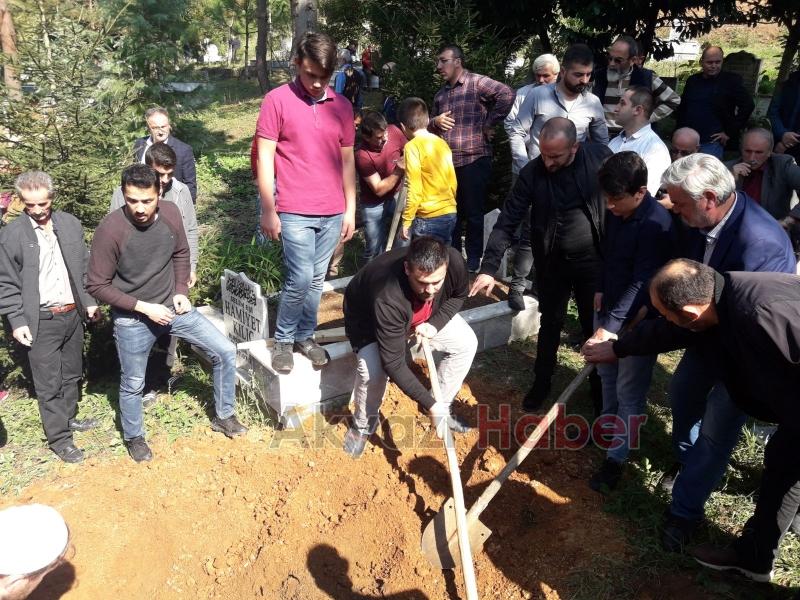 Bahri Berk Defnedildi