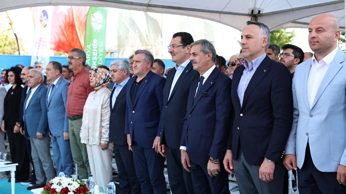 Bakan Bak Sakarya'da; Şehrin en büyük spor yatırımları hayata geçiyor