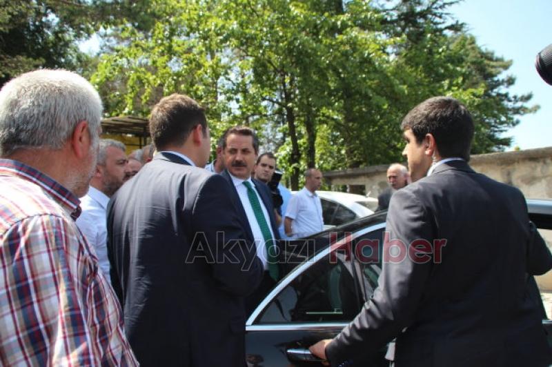 Bakan Faruk Çelik Akyazıda