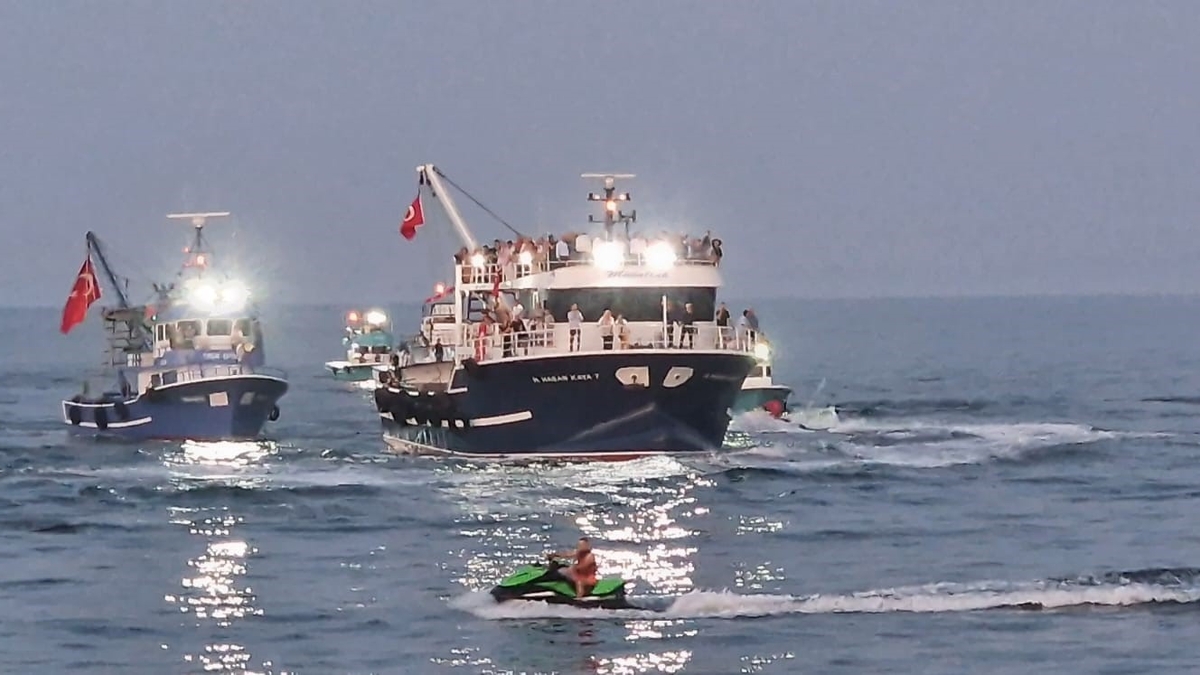 Balıkçılar 'vira bismillah' diyerek denize açıldı