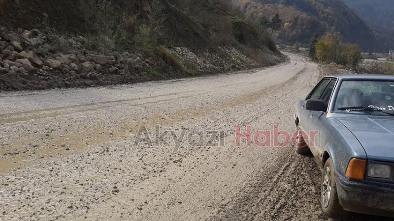 Baraj Yolu Çamurdan Geçilmiyor